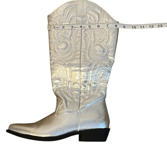 NEW-Silver Metallic Low Heeled Cowboy Boots Size: 9 - Picture 7 of 7